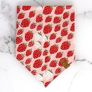 Market Bandanas | Strawberry